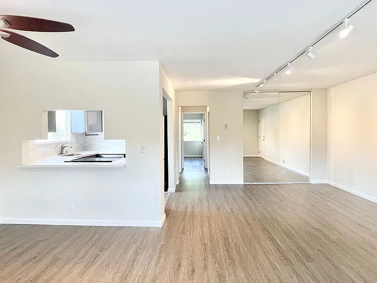 Gateway Apartments — Photo 5