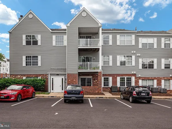 300 Grosvenor Ln #232, Stafford, VA 22556