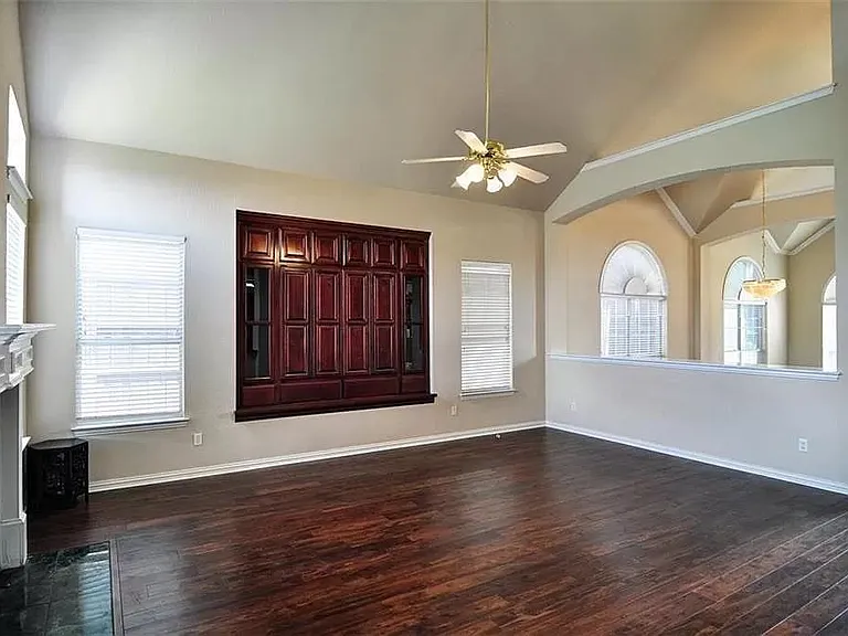 4561 Risinghill Dr — Photo 14