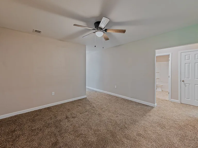 2104 S Valentine St — Photo 11
