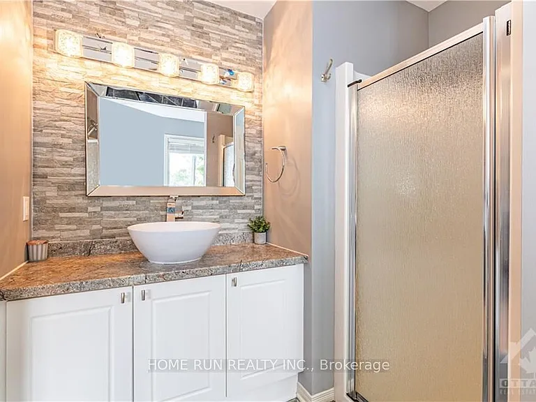 2 Borealis Cres — Photo 22