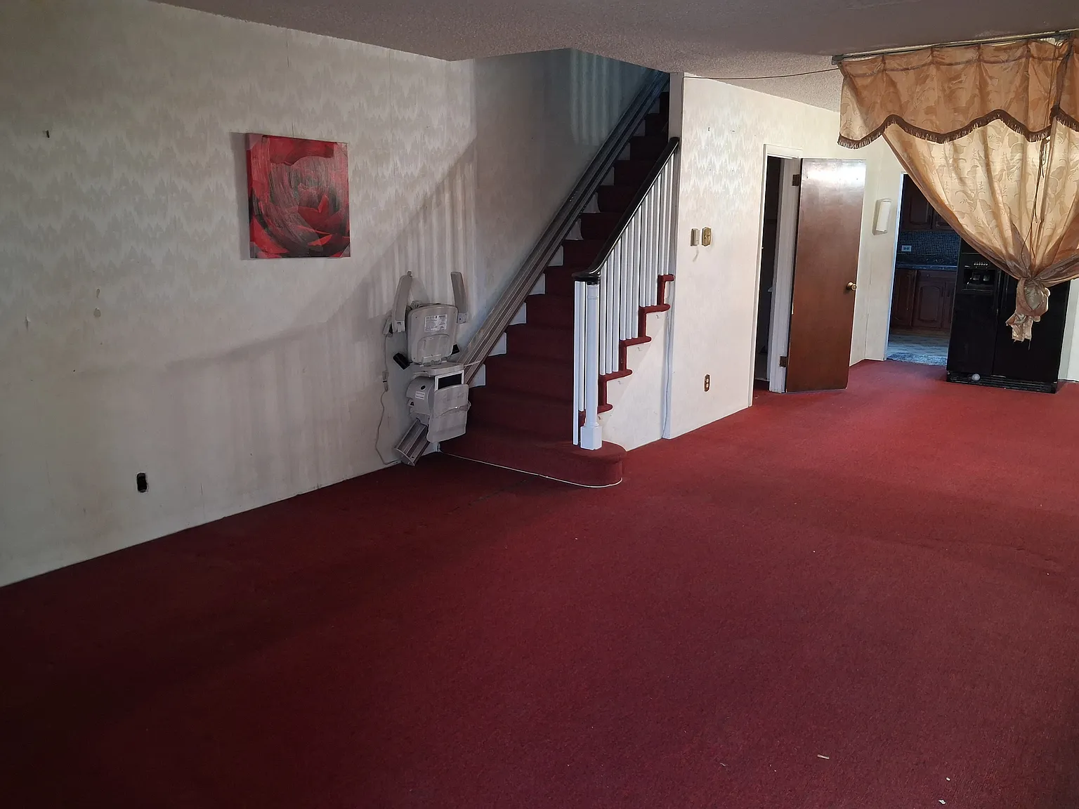 4 bed, 2.5 bath, 1850 sqft, $2,400 — Photo 1
