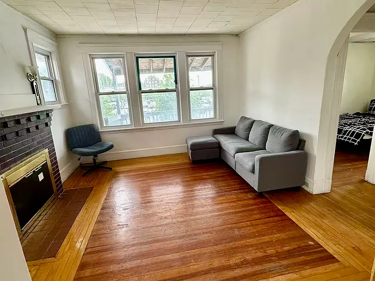 22 Greenwood Ave — Photo 2