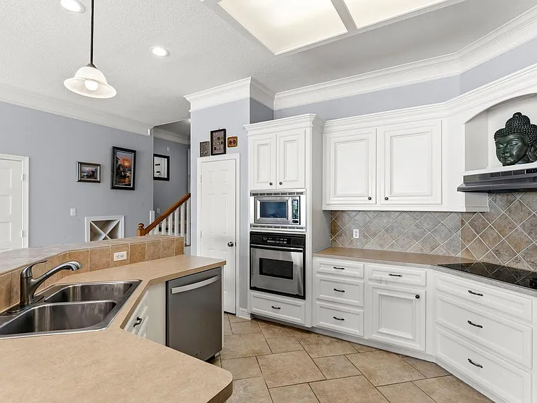 1208 Lake View Dr — Photo 8