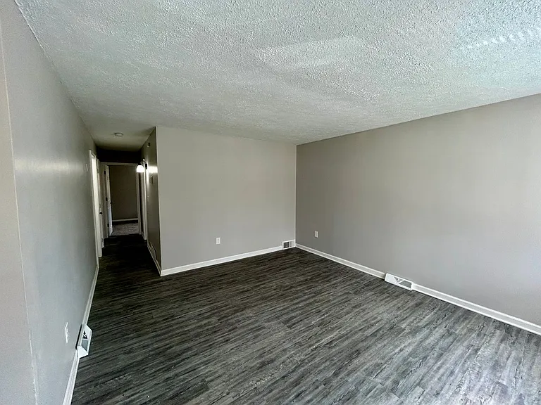 5832 Childs Ave — Photo 6