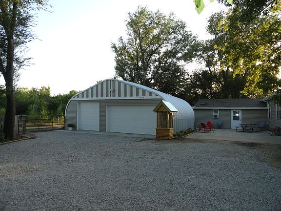 3 car AG Building Garage