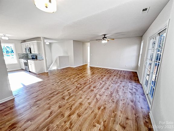 4th image of 2130 Wayles Ct