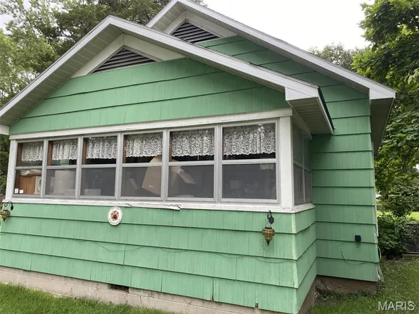 328 S Vincent St, Salem, IL 62881