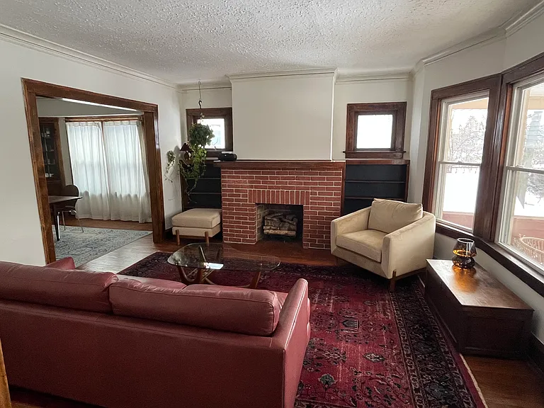 1265 W Clifton Blvd — Photo 2