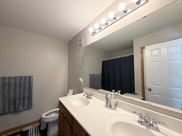 15608 Prospect Rd — Photo 30