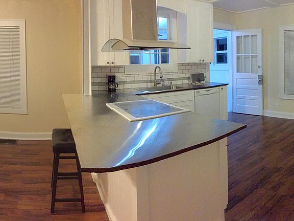Renovated spacious open Kitchen/Dining area