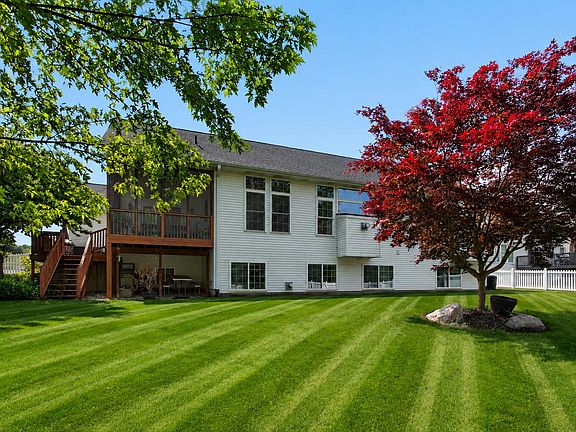 3rd image of 3393 Breton Valley Dr SE
