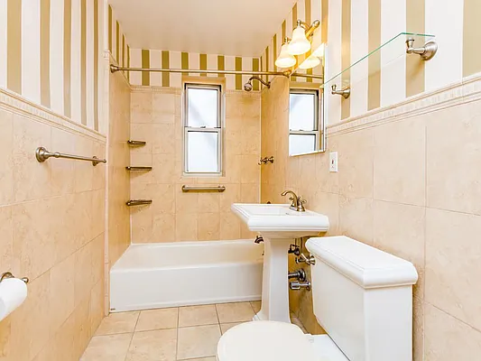 Sold by Re/Max In The City | media 17