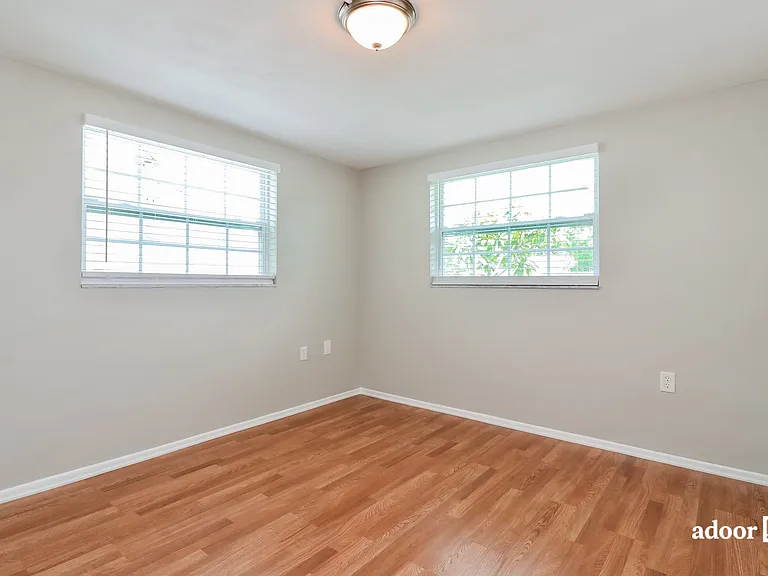 5226 Sparrow Dr — Photo 10
