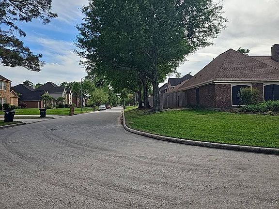 5th image of 4403 Pine Breeze Dr