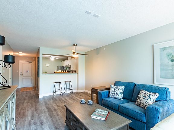 5th image of 12148 224th St #404