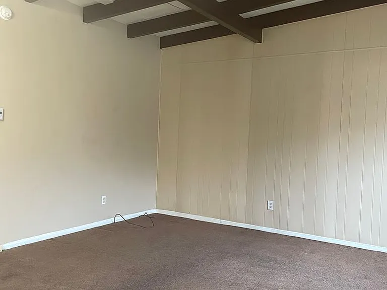114 Cabanna Ln — Photo 4