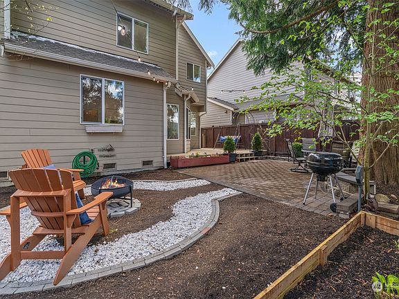5th image of 20420 11th Avenue W