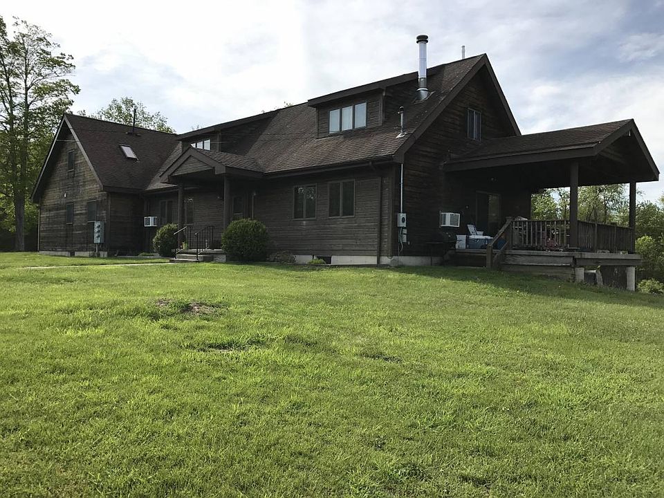 2nd image of 261 Tuckers Corners Rd