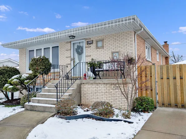 8122 Laramie Ave, Burbank, IL 60459