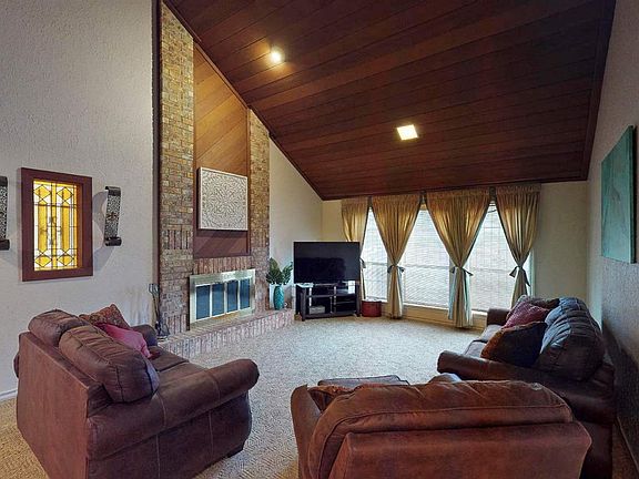 4th image of 3601 Wood St