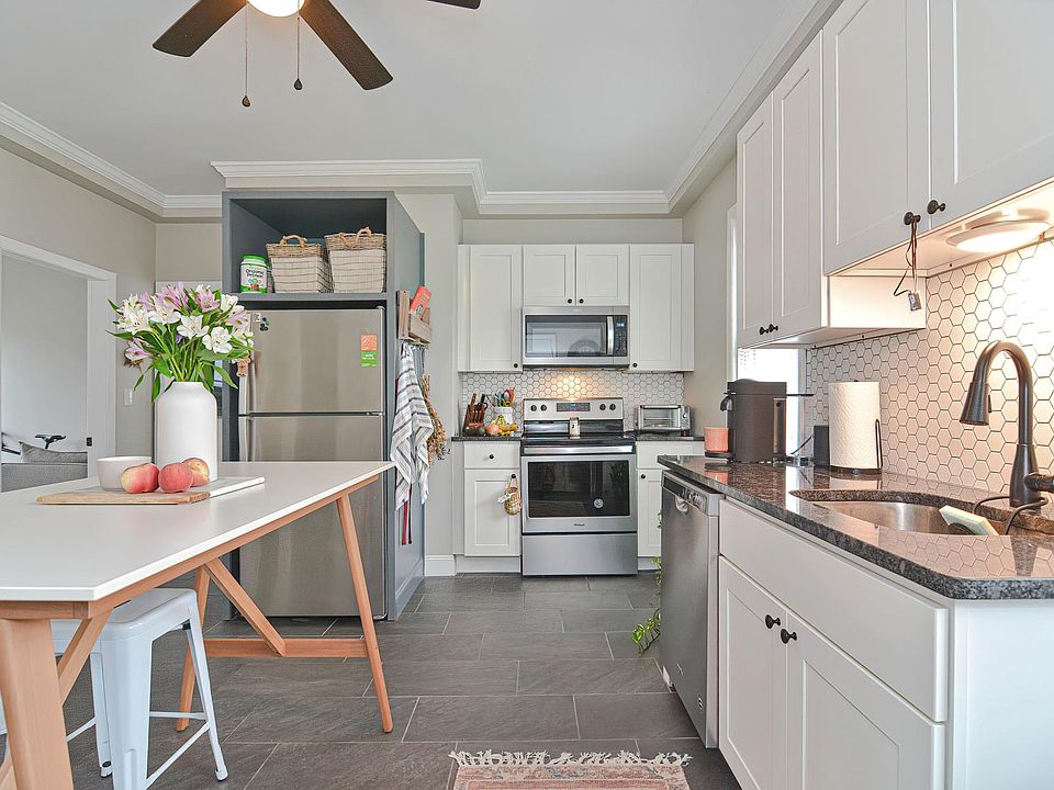 1st image of 49 Emanuel St #1