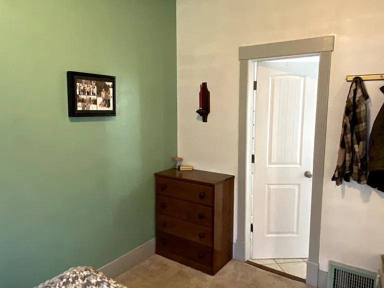 234 S Johnson Ave — Photo 12