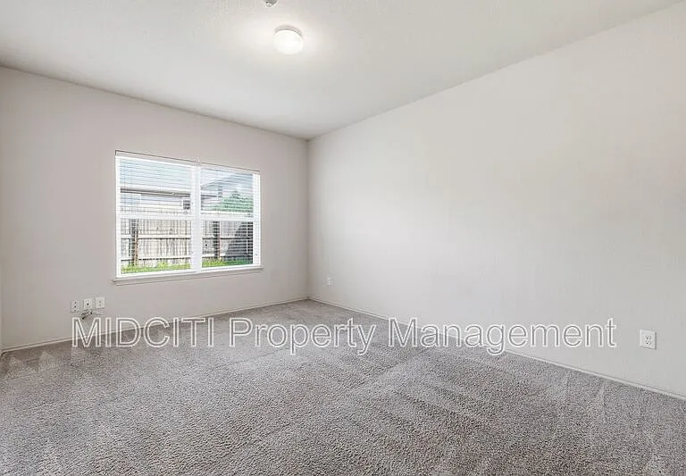 205 Tallow Trl — Photo 13
