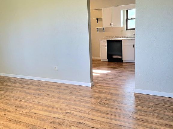 3rd image of 21 Eastgate Dr