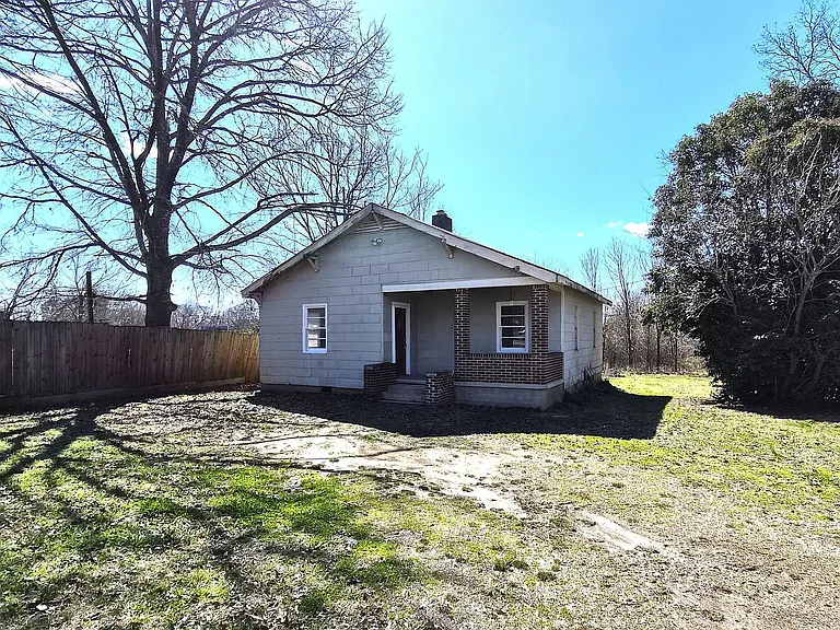 311 Masters Dr — Photo 1