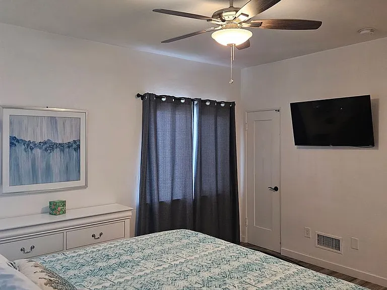 540 Orange Ave — Photo 2