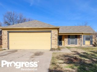 7000 Shadow Bend Dr, Fort Worth, TX 76137
