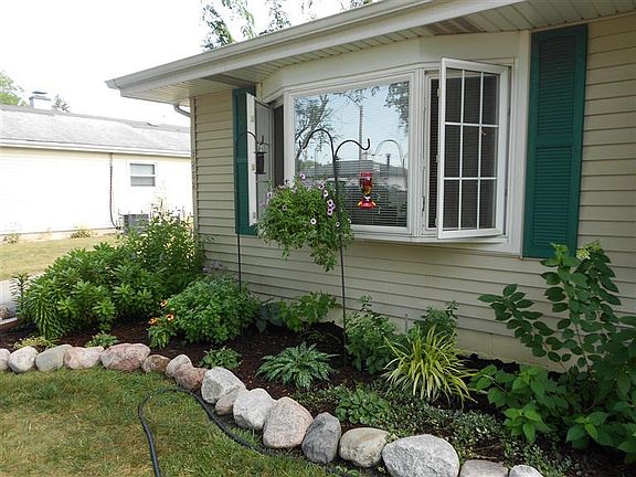 4th image of 3252 North Dr