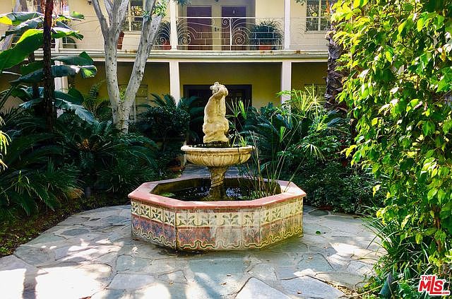 1st image of 8478 Fountain Ave #8478