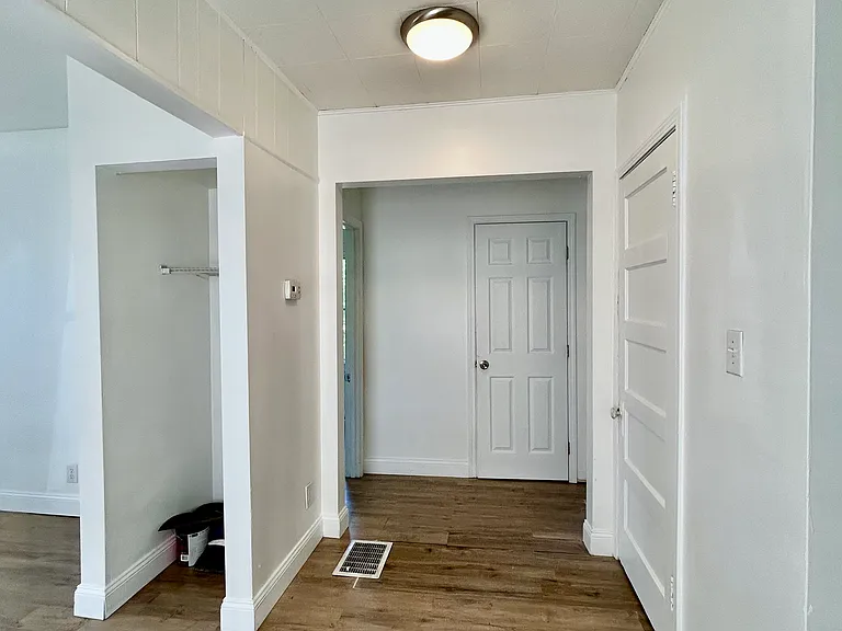4447 Mayhew Ave — Photo 7