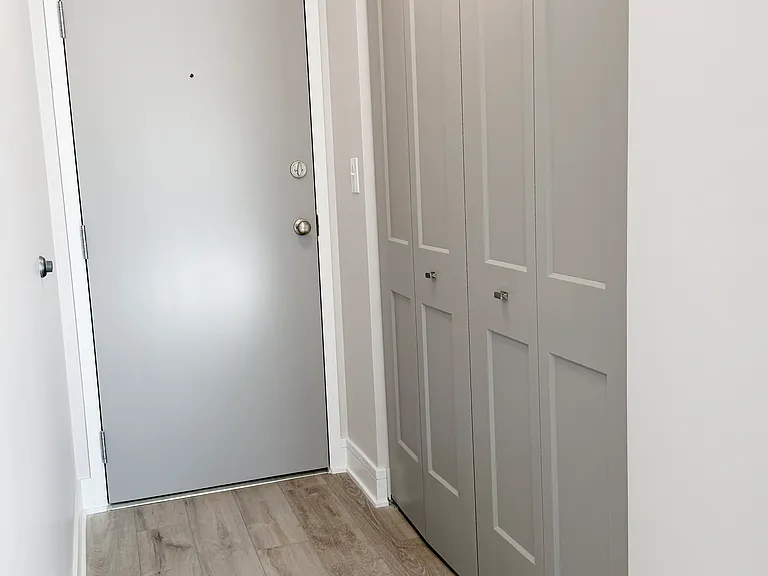 8352 W Catherine Ave #525 — Photo 7