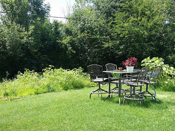 4th image of 49807 Jefferson Drive