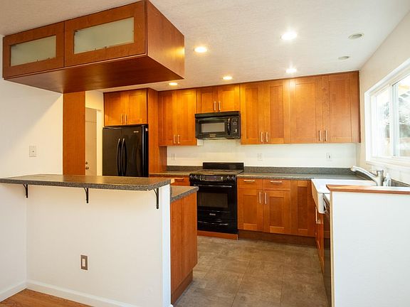 3rd image of 157 Irwin Street