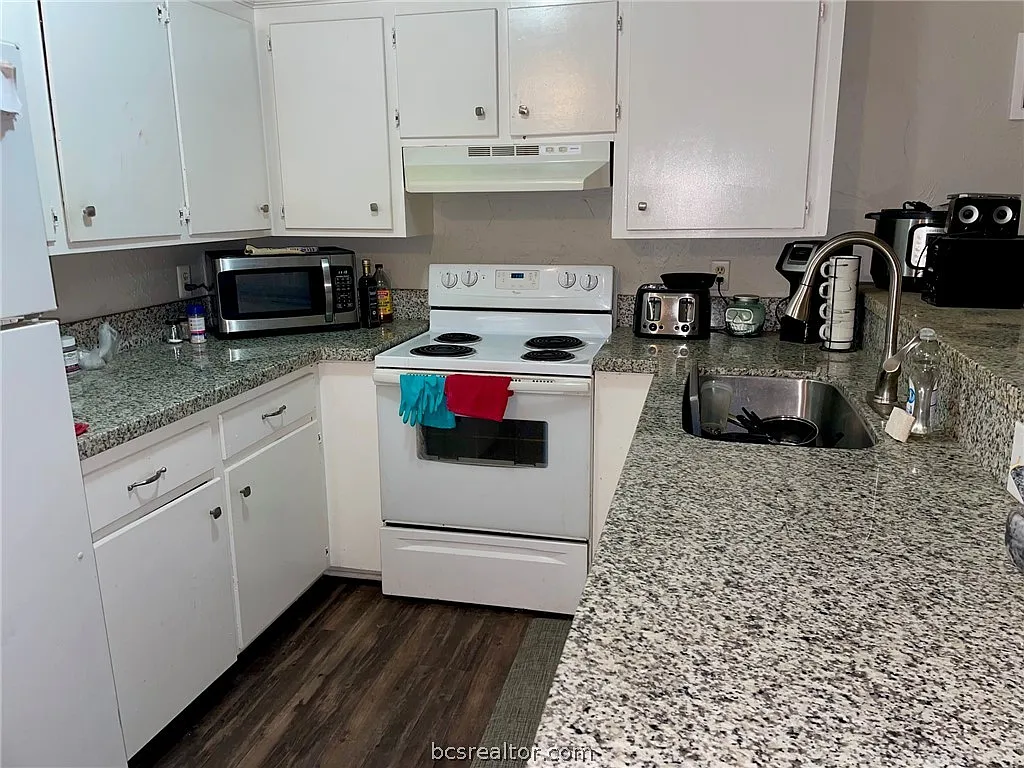 1 bed, 800 sqft, $975 — Photo 2