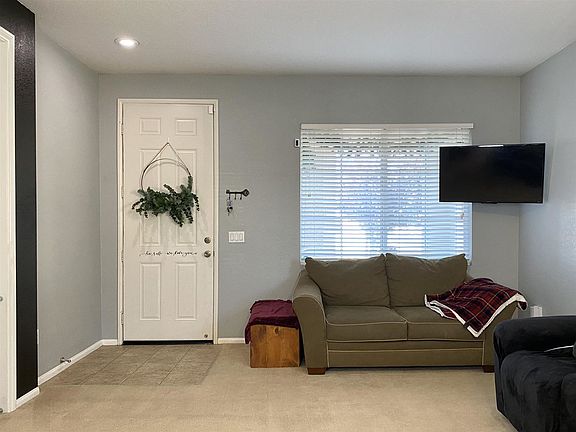 4th image of 3402 Rosegold Ave