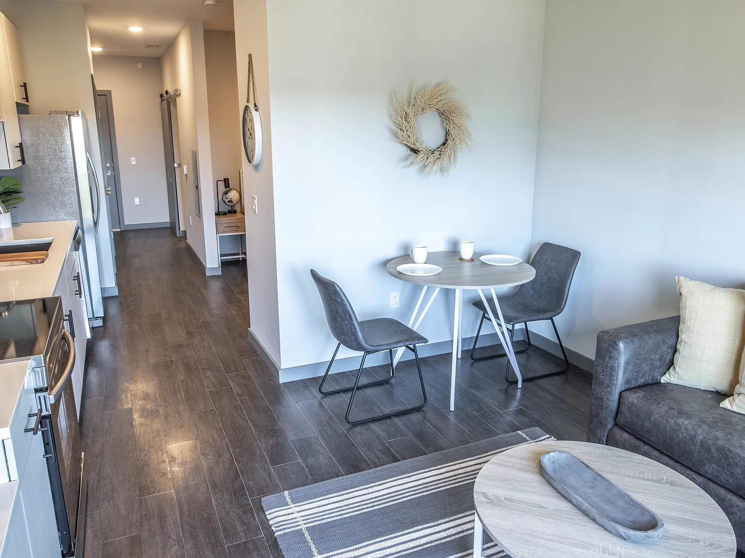 Studio, 481 sqft, $1,350 — Photo 3