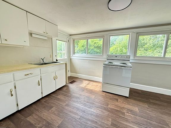 3rd image of 635 W Main St #1/2