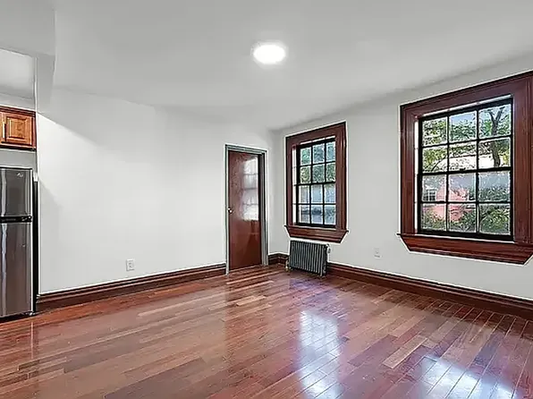 19 Barrow Street image 1 of 7