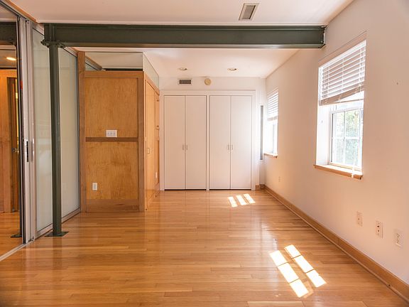 3rd image of 500 McIntire Rd APT 2
