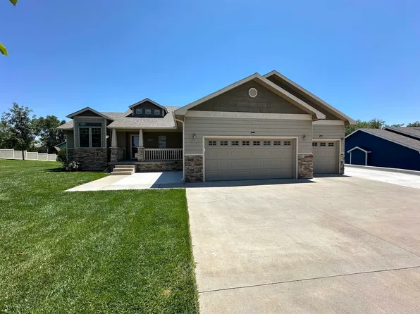 202 N 6th St, Cimarron, KS 67835