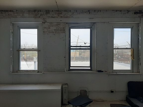 3rd image of 3120 W Carroll Ave #2R