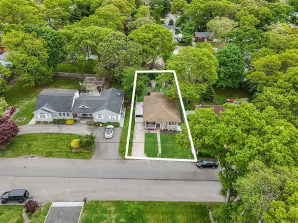 261 Lidge Drive, Farmingville, NY 11738