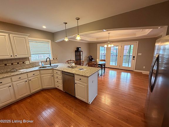 4th image of 615 Ashbourne Dr