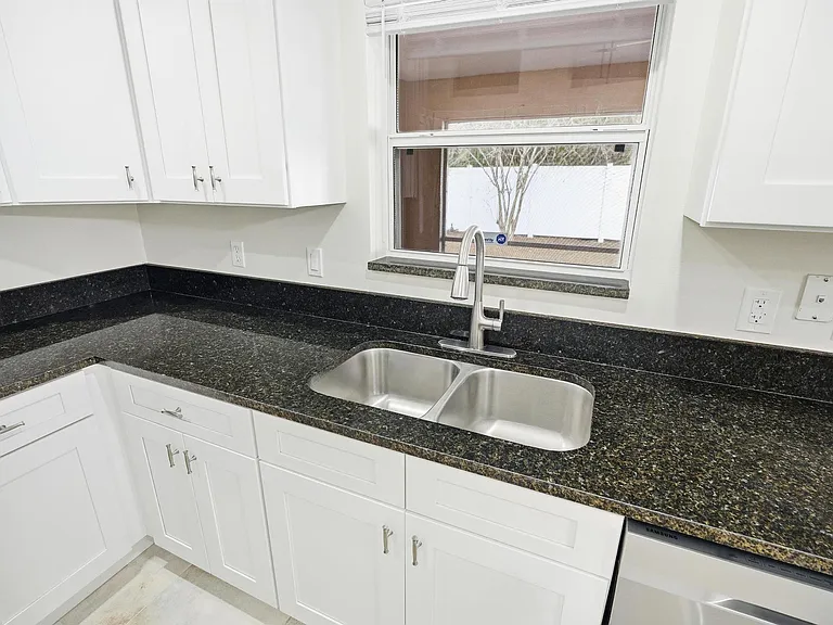 57 Raintree Pl #B — Photo 15