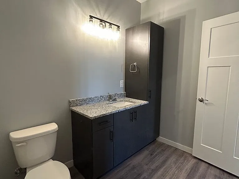 2724 Silver St — Photo 121